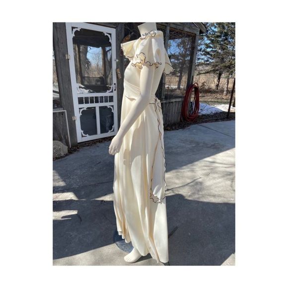 70s Ivory Maxi Dress Brown Ruffle Trim V Neck Flutter Cap Sleeve Oversize Collar - Picture 6 of 14
